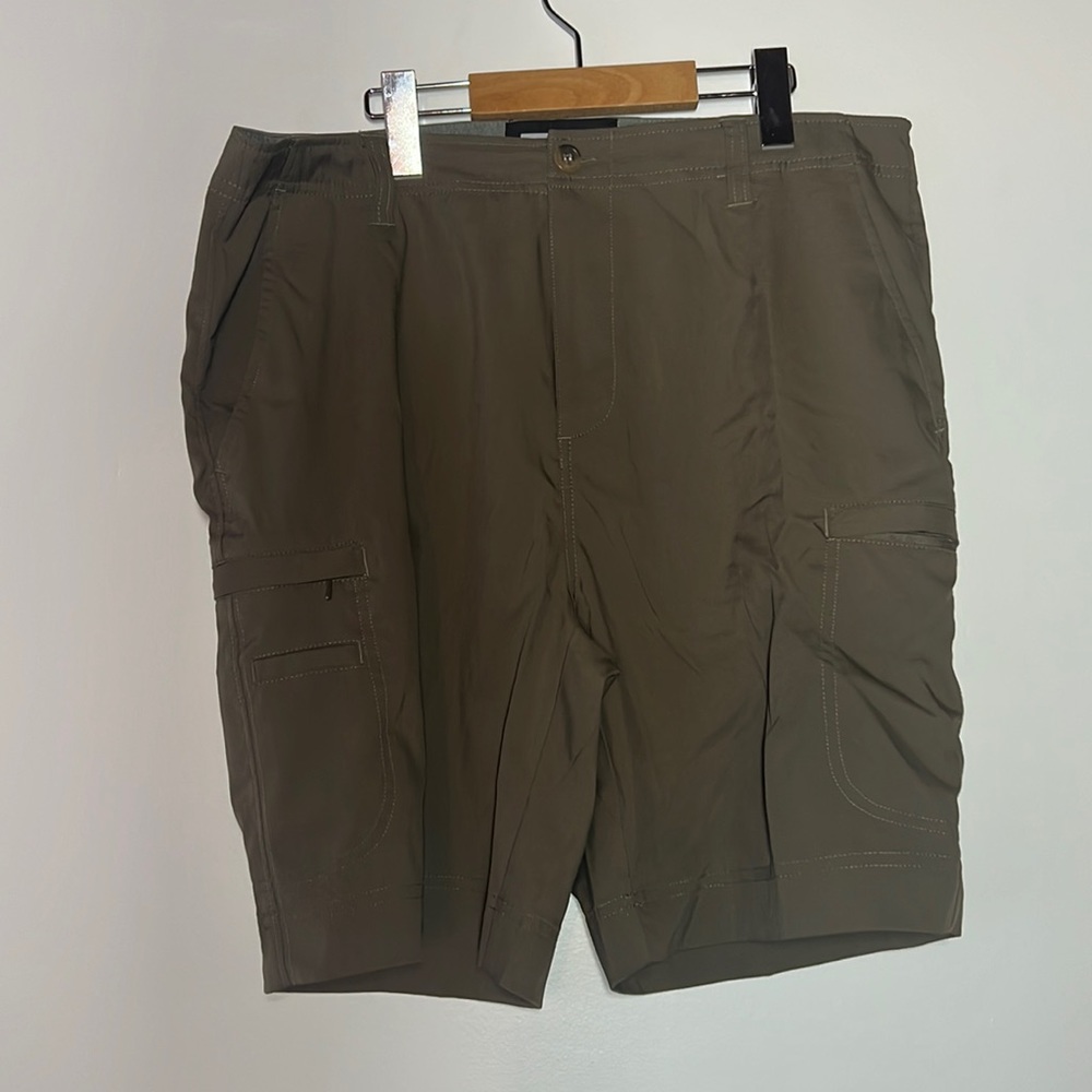 Khaki Colored Golf Shorts with Pockets Men’s Size 34